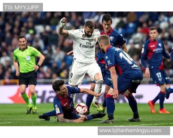 足球明星曼托瓦尼的传奇人生与绿茵场上的辉煌成就解析