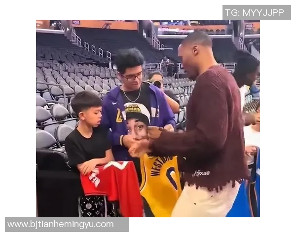 篮球明星记者揭秘赛场背后的故事与运动员的真实生活